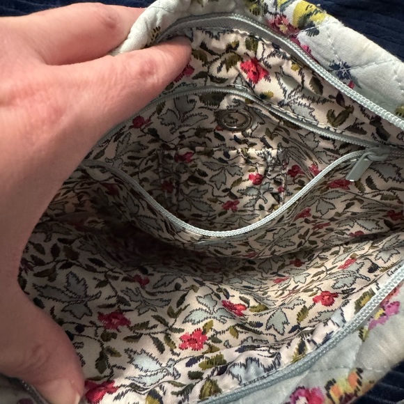 Vera Bradley Triple Zip Hipster Crossbody – English Rose Floral 🌹🏵️💐 - Picture 5 of 8
